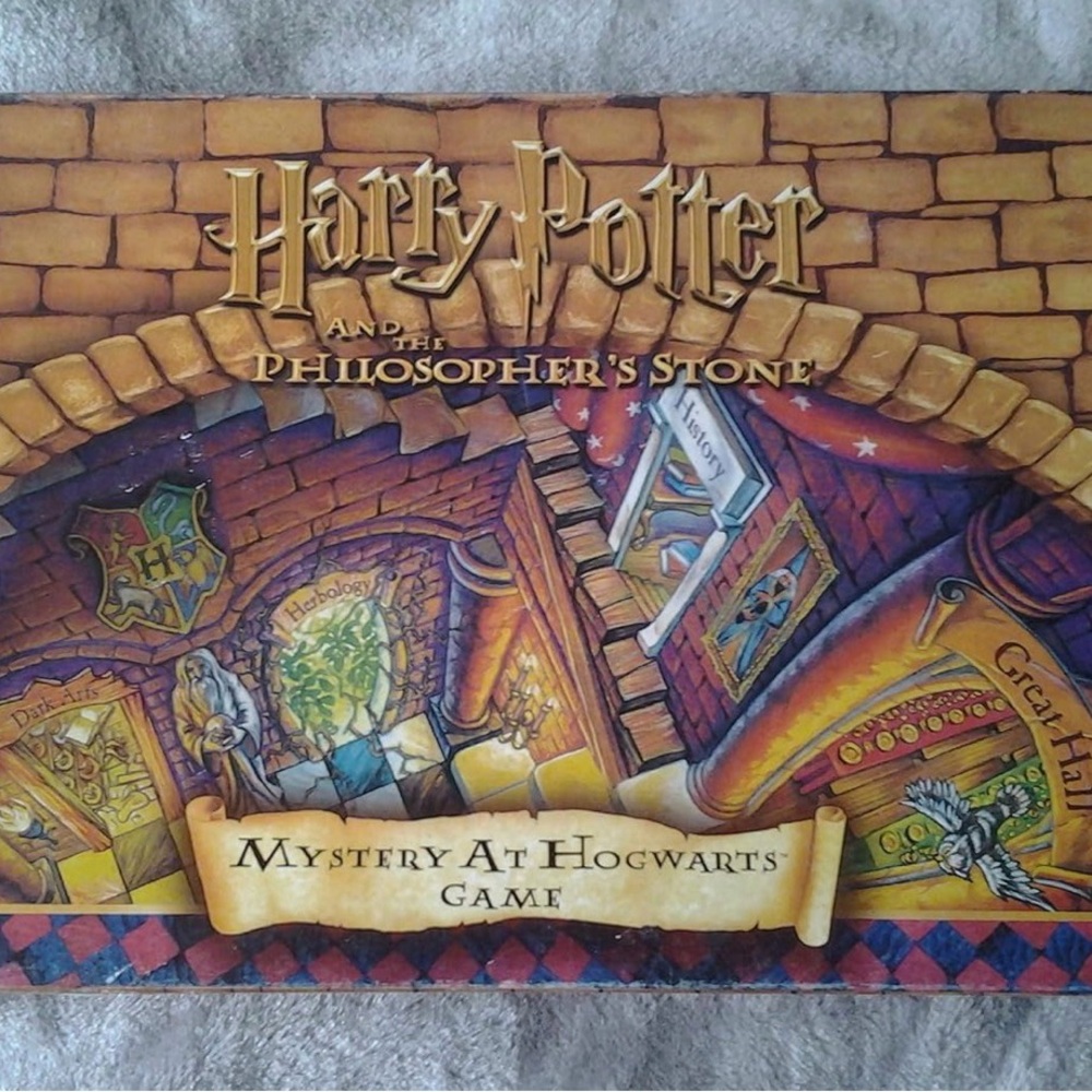 Warner Bros. Harry Potter Board Game – Purple, Gold, Black
